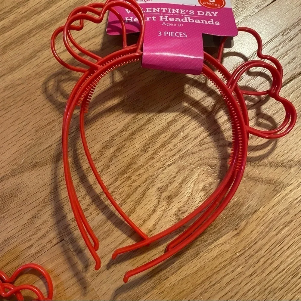 21 Heart Shaped Head Bands Valentine’s Day Giveaway Classroom NEW Red Kids